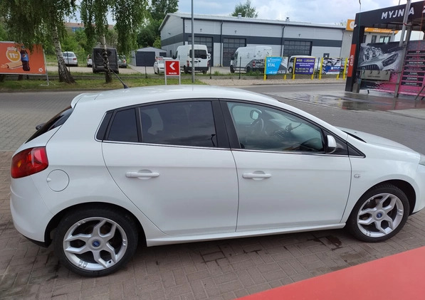 Fiat Bravo cena 17999 przebieg: 282700, rok produkcji 2010 z Lubawa małe 742